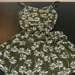 ana A New Approach Women's Green Palm Tree Print Sleeveless Smocked Mini Dress